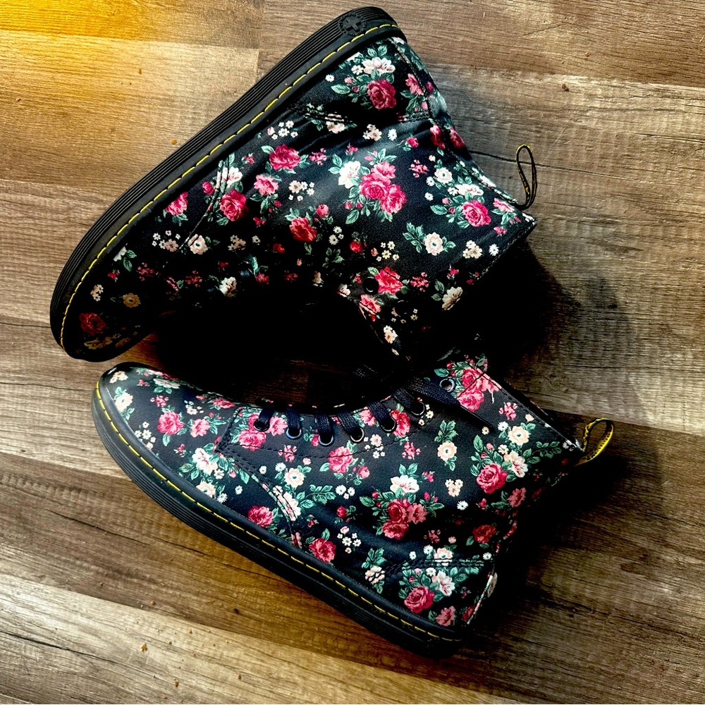 Floral Dr, Martens